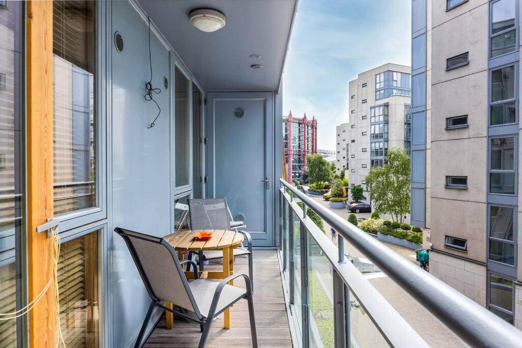 Lovely 2 Bedroom Apartment With Balcony ダブリン エクステリア 写真